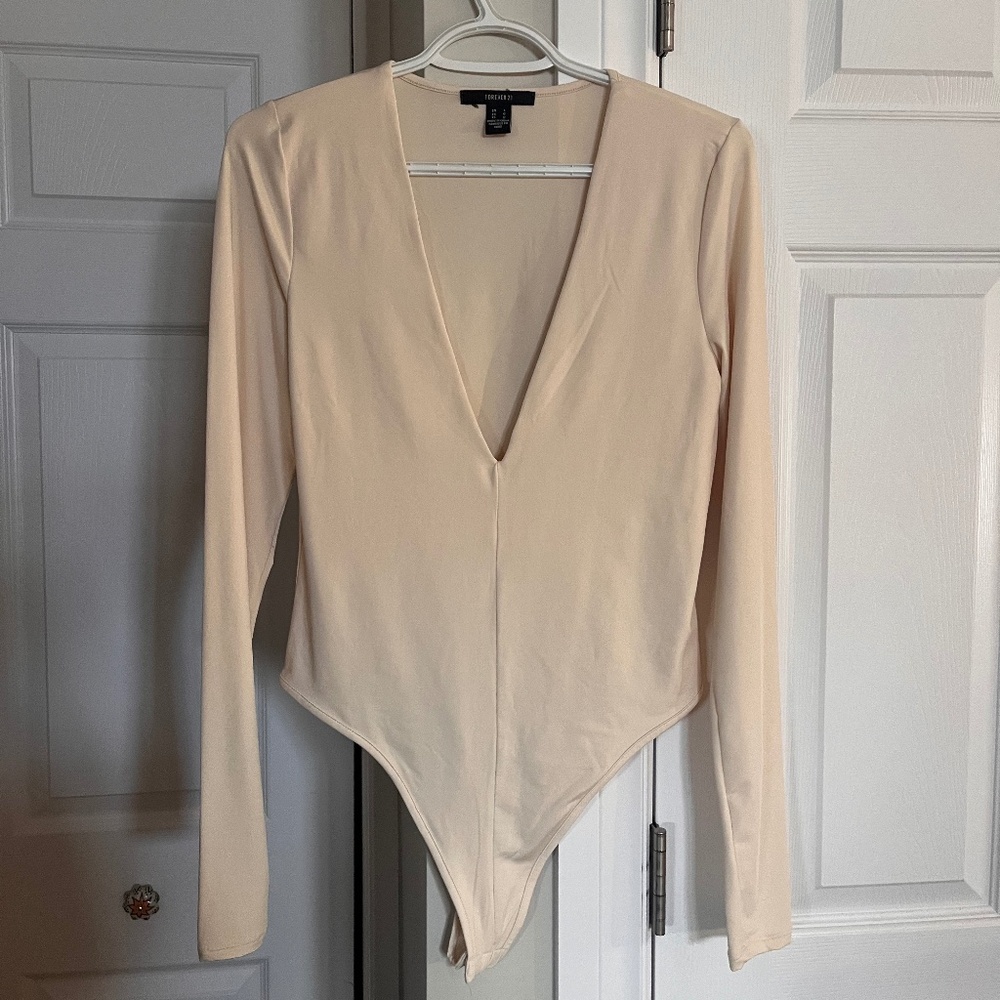 Forever 21 Long Sleeve Deep V Bodysuit, Size: L